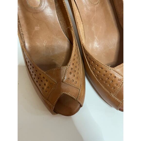 Glorius Brazilian leather peep toe pump 8 2 3/4" wooden heel Classic Luggage tan - Picture 5 of 7